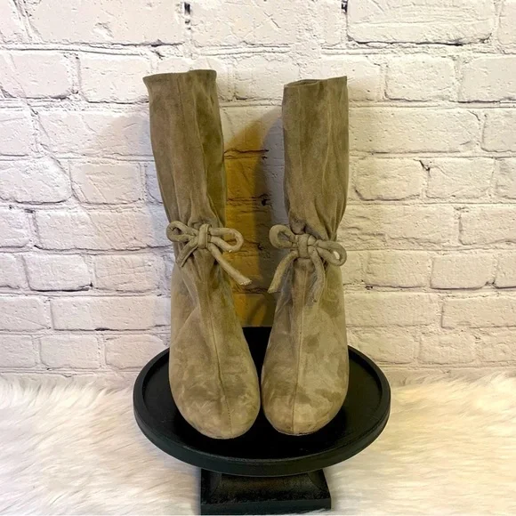 🤍 Kate Spade Taupe High Heel Suede Boots || Size 7.5 - Picture 3 of 7